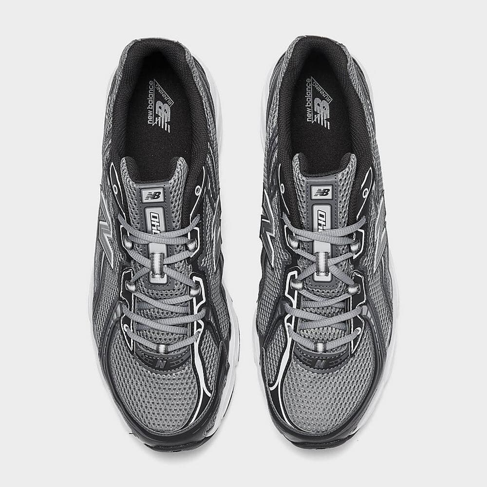 New Balance — 4