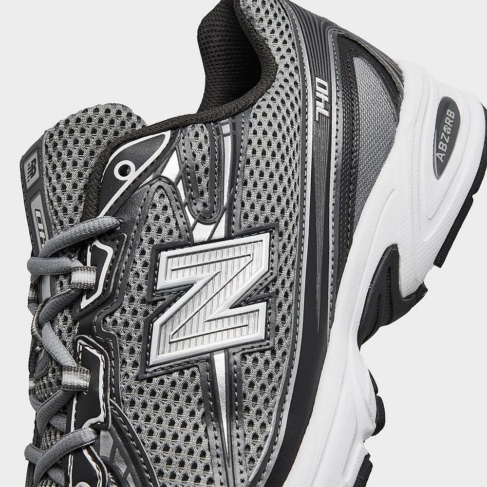 New Balance — 6