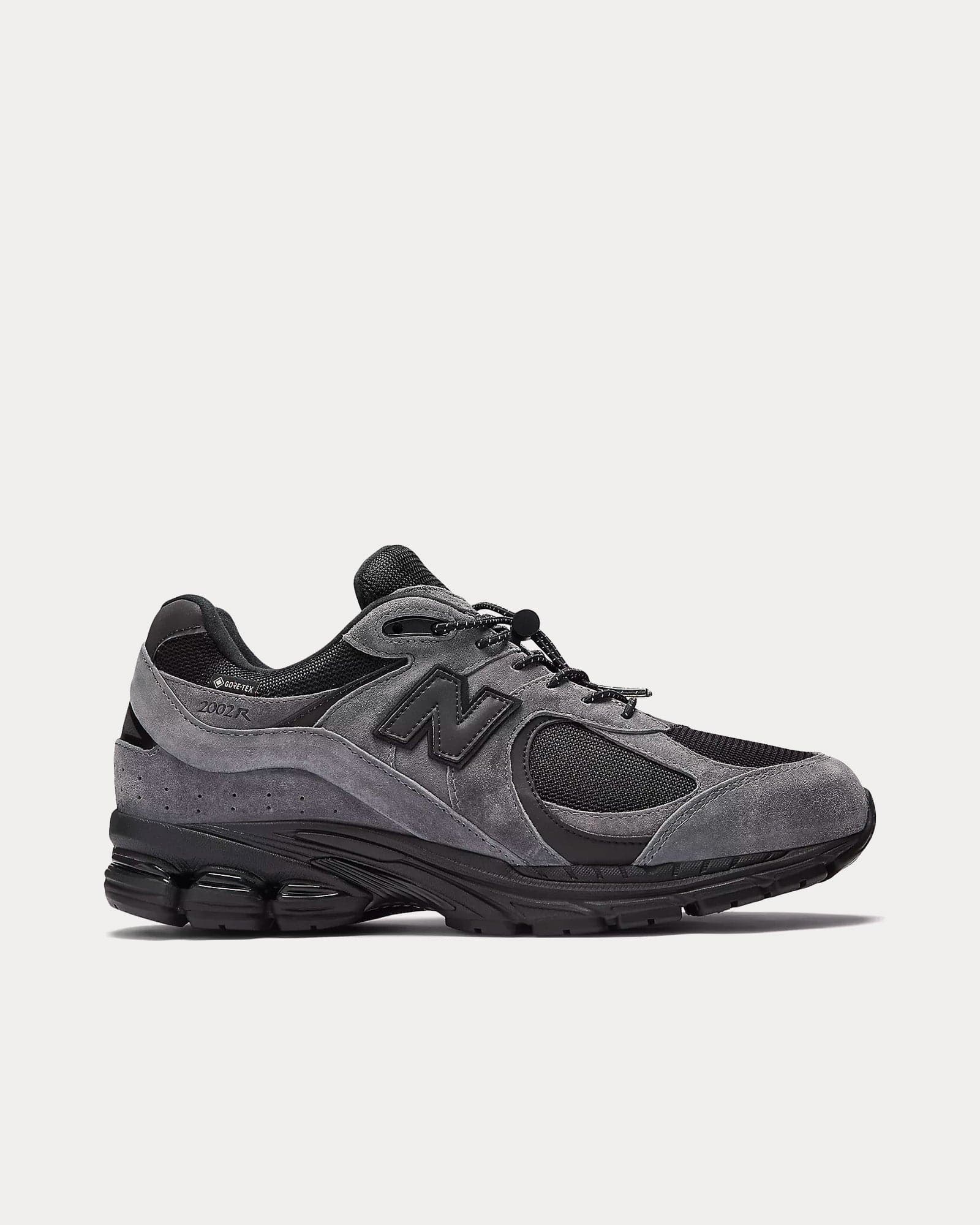 new balance  2002R